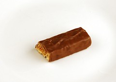 200 calorias (69% de uma porção) de barra de chocolate Snickers