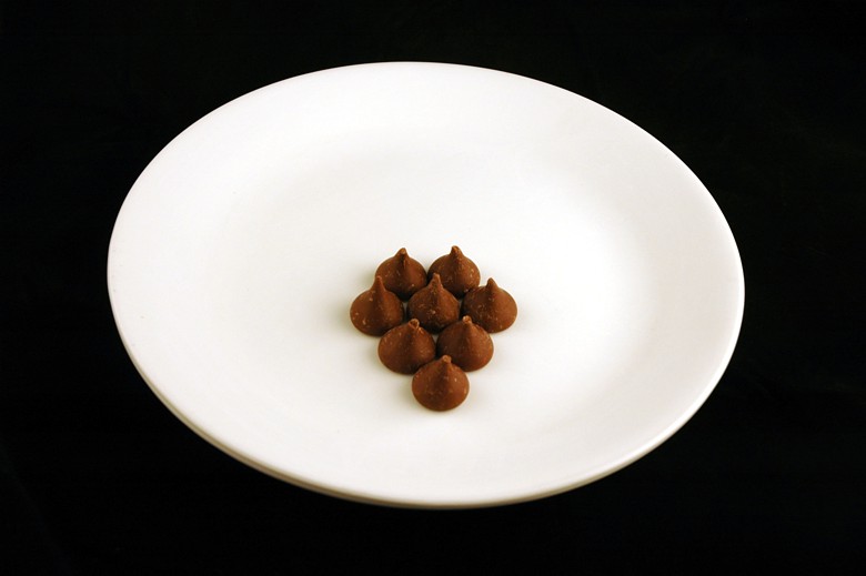 200 calories of Hershey kisses